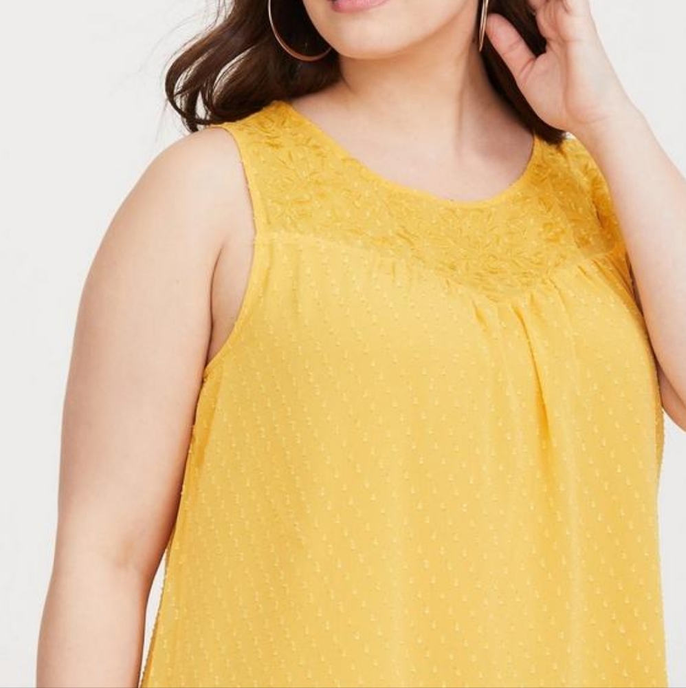 Torrid Yellow Clip Dot Chiffon Tank Size 0